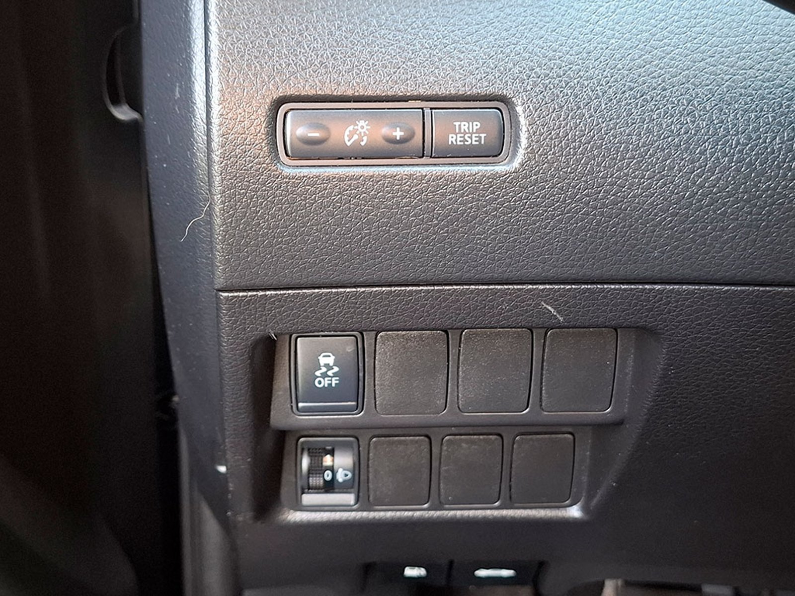 NISSAN XTRAIL SENSE 2.5 AT 2017 - Imagen 14 de 20