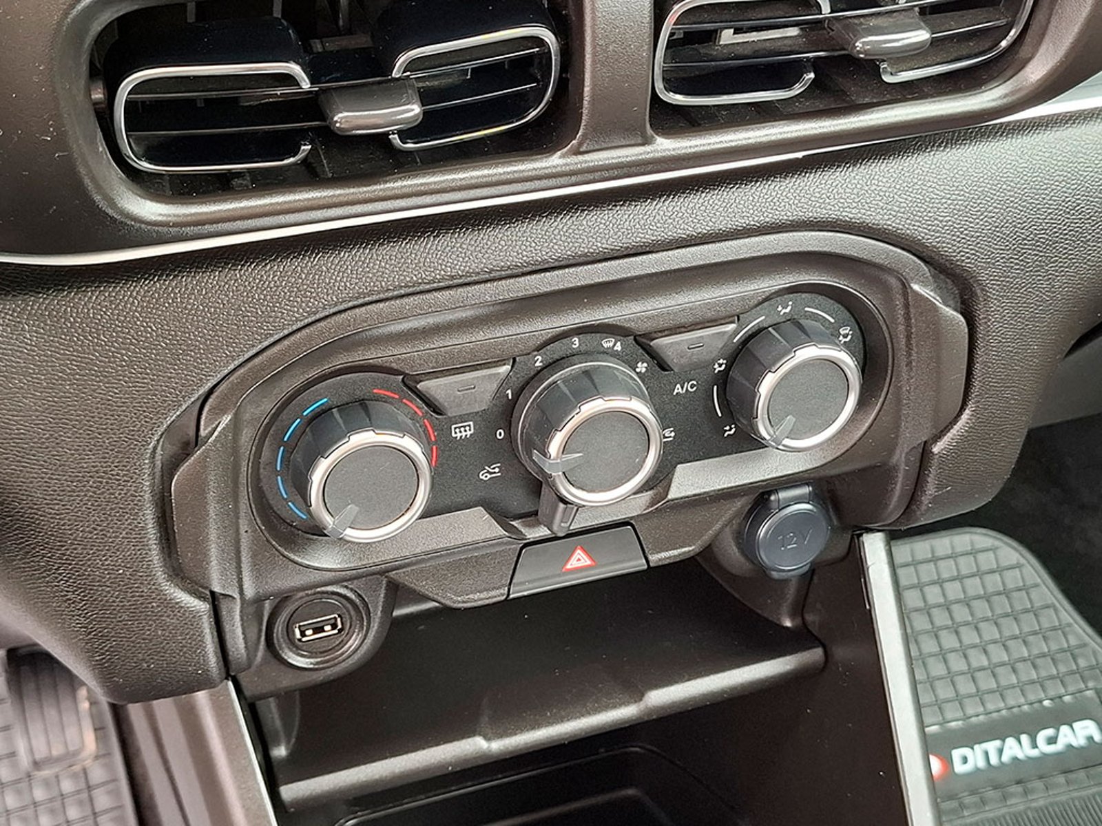 Citroën C3 PURETECH 4X2 1.2 2024 - Imagen 14 de 20
