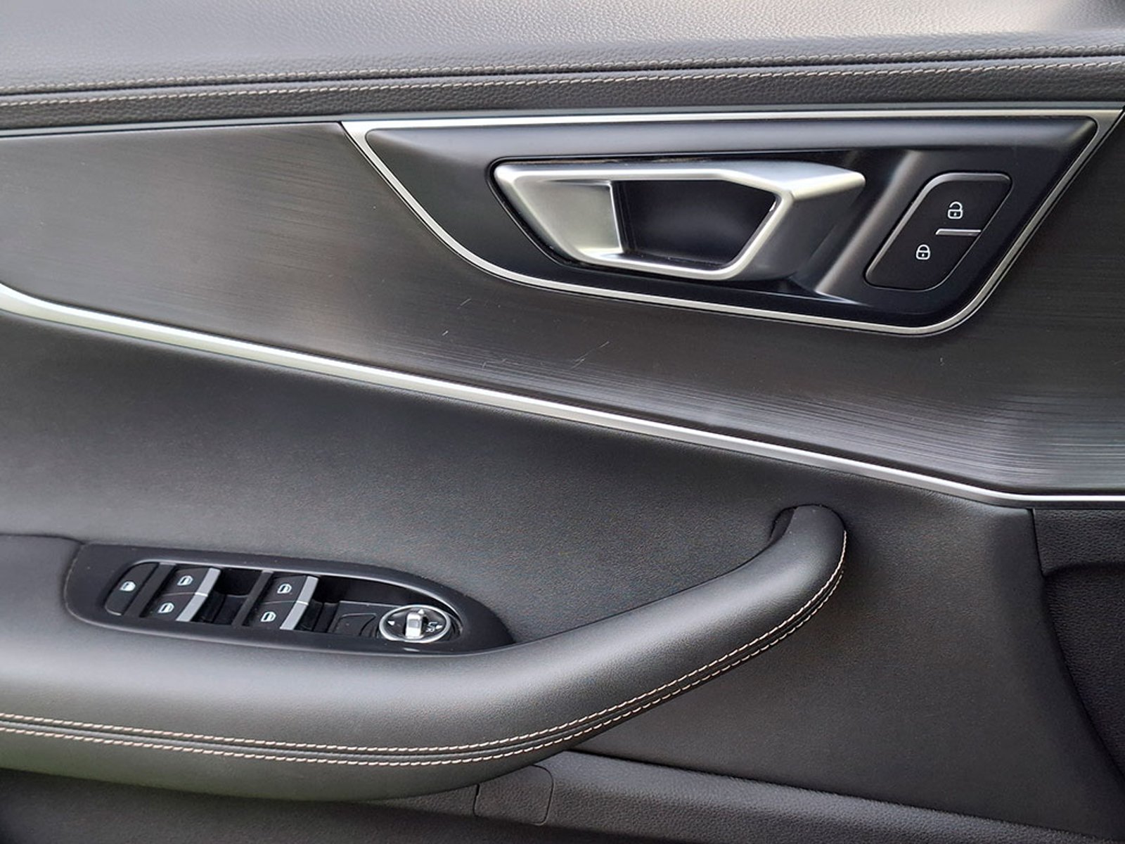 CHERY TIGGO 8 1.5 2021 - Imagen 13 de 20