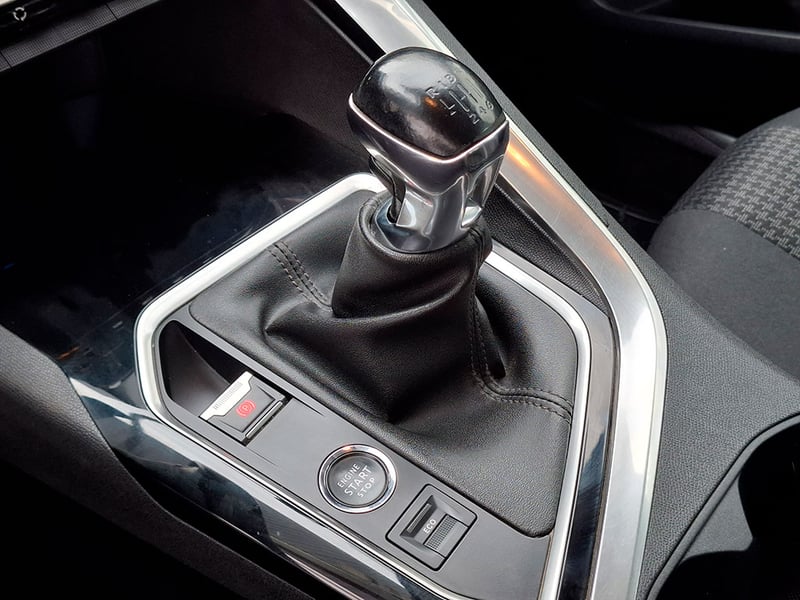 Peugeot 3008 BLUE HDI 130 1.5 2021 - Imagen 18 de 20