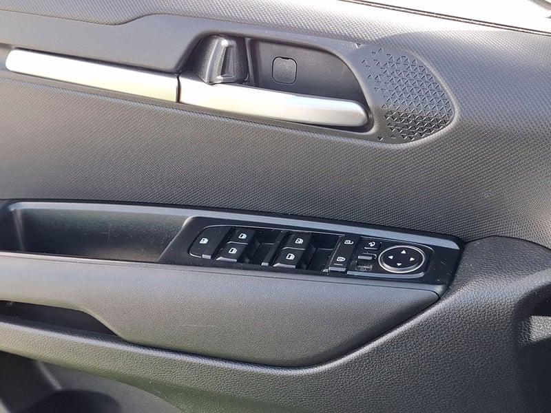 Kia SONET 1.5 MT 2023 - Imagen 19 de 20