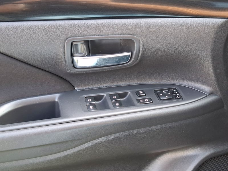 Mitsubishi OUTLANDER 2.0 2021 - Imagen 19 de 20