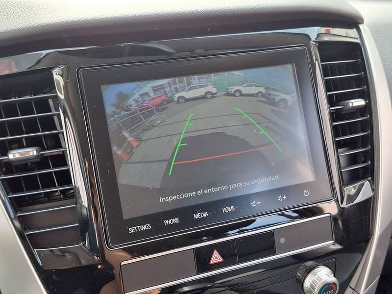 Mitsubishi NEW MONTERO SPORT 3.0 2WD AT 2025 - Imagen 15 de 20
