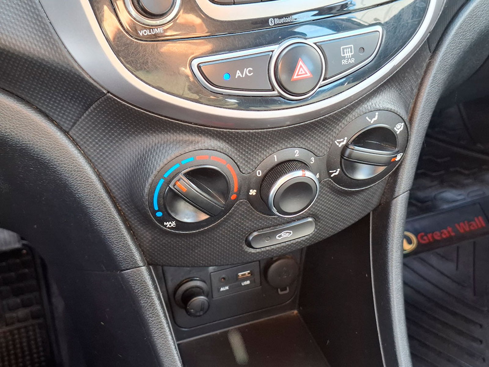 HYUNDAI ACCENT RB HB GLS 1.6 2015 - Imagen 18 de 20