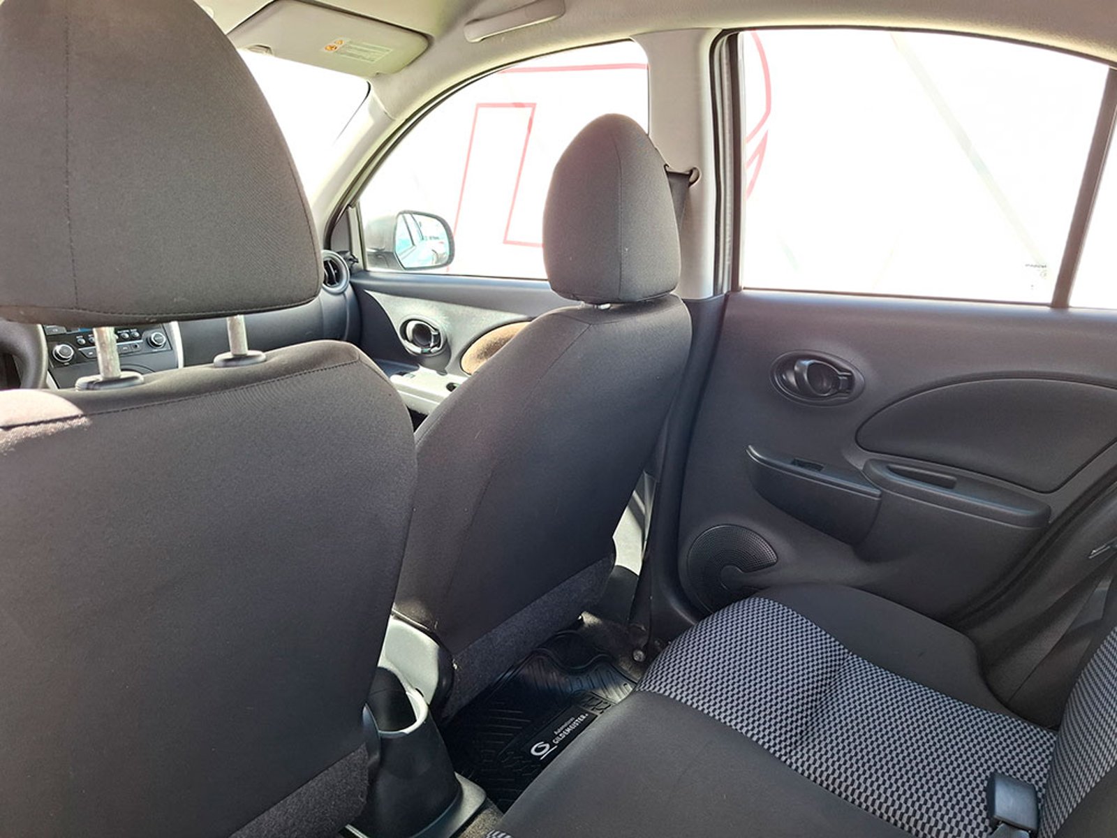Nissan MARCH SPORT 1.6 2018 - Imagen 19 de 19