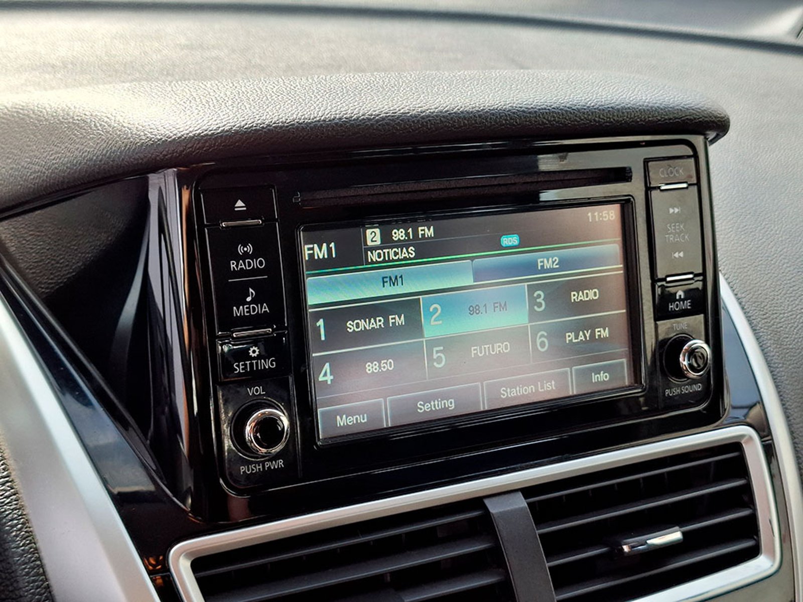 Mitsubishi ECLIPSE CROSS RX 1.5 2019 - Imagen 17 de 20