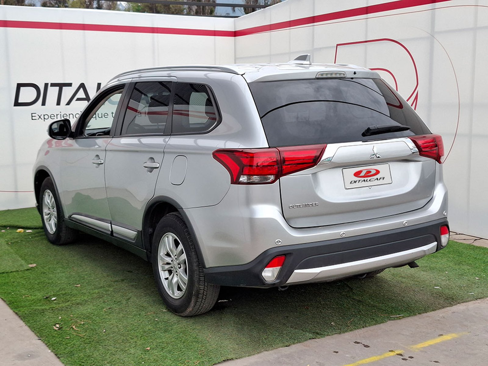 Mitsubishi OUTLANDER 2.0 2018 - Foto 4 de 20