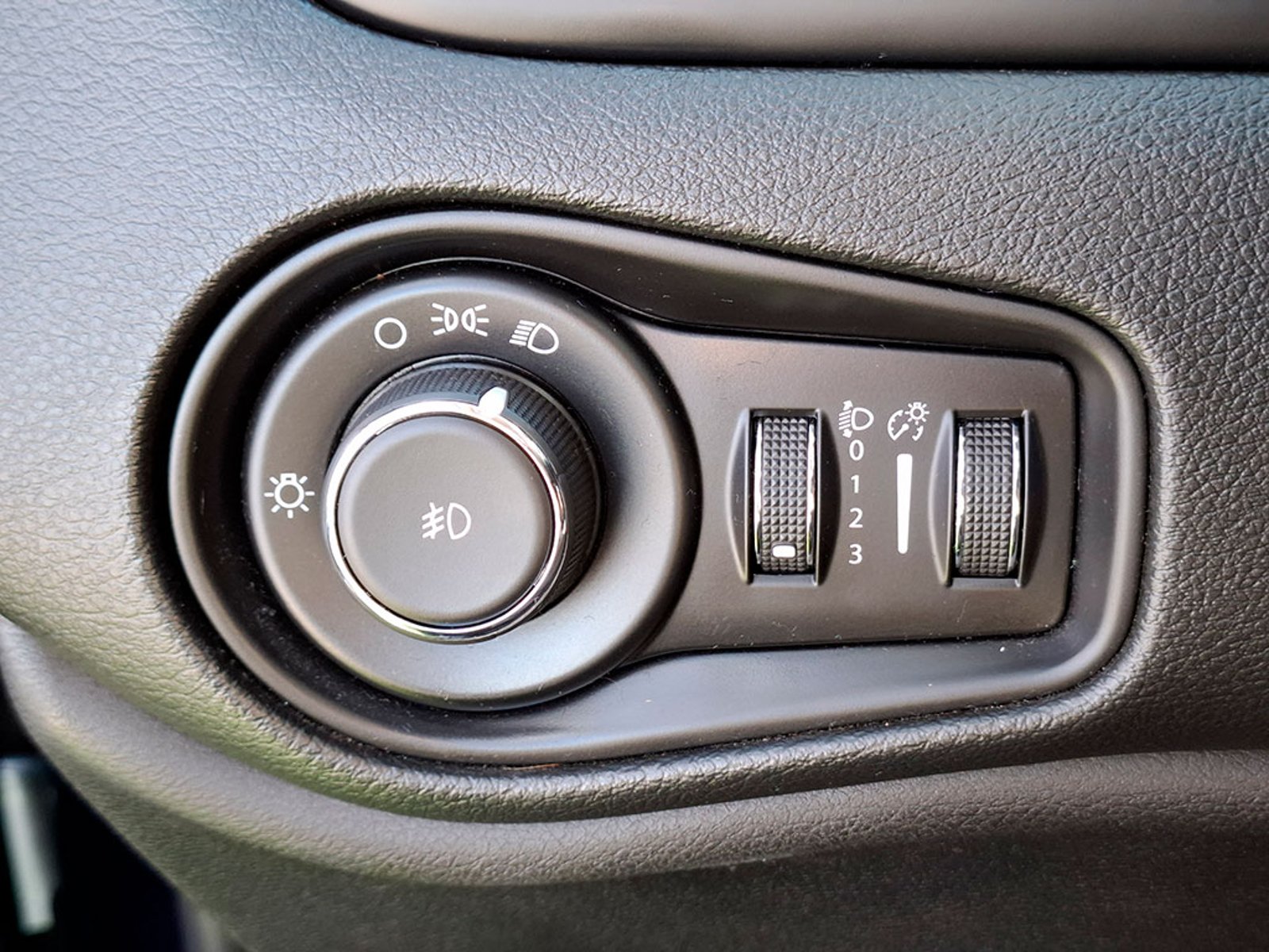 Jeep RENEGADE LONGITUDE 4×2 AT 2021 - Imagen 15 de 20