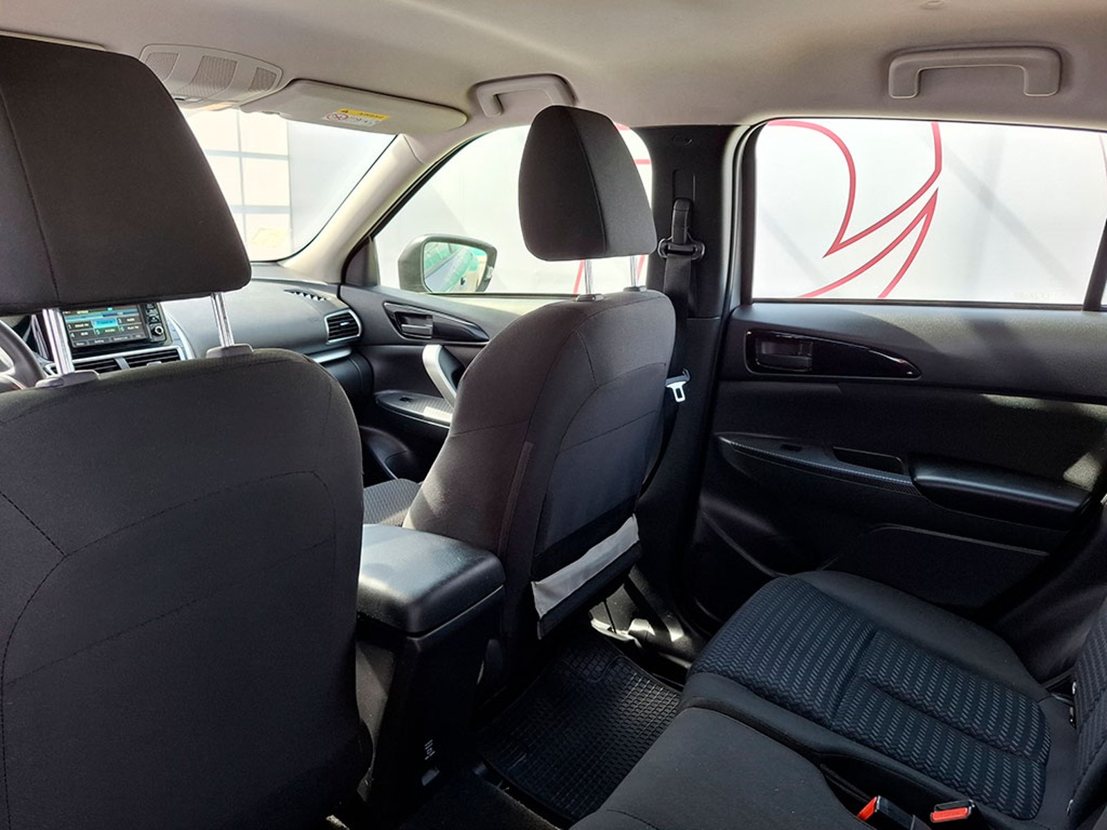 Mitsubishi ECLIPSE CROSS RX 1.5 2019 - Imagen 11 de 20