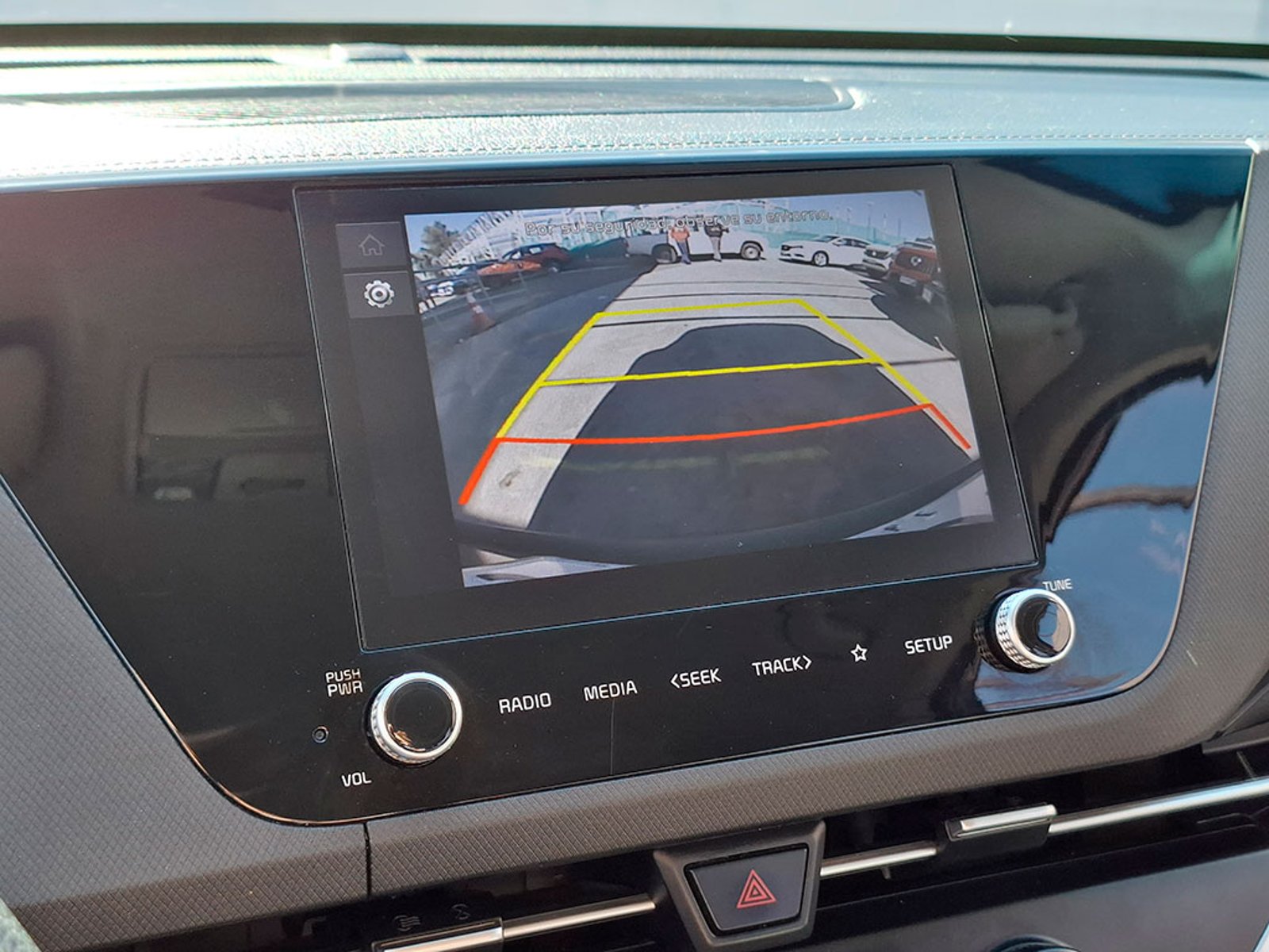 Kia CARENS LX 1.5 2023 - Imagen 20 de 20