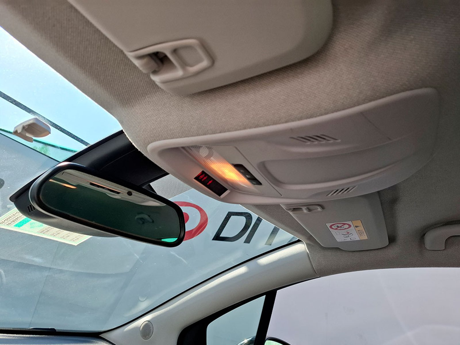 Opel CROSSLAND 1.2 AT 2023 - Imagen 18 de 20
