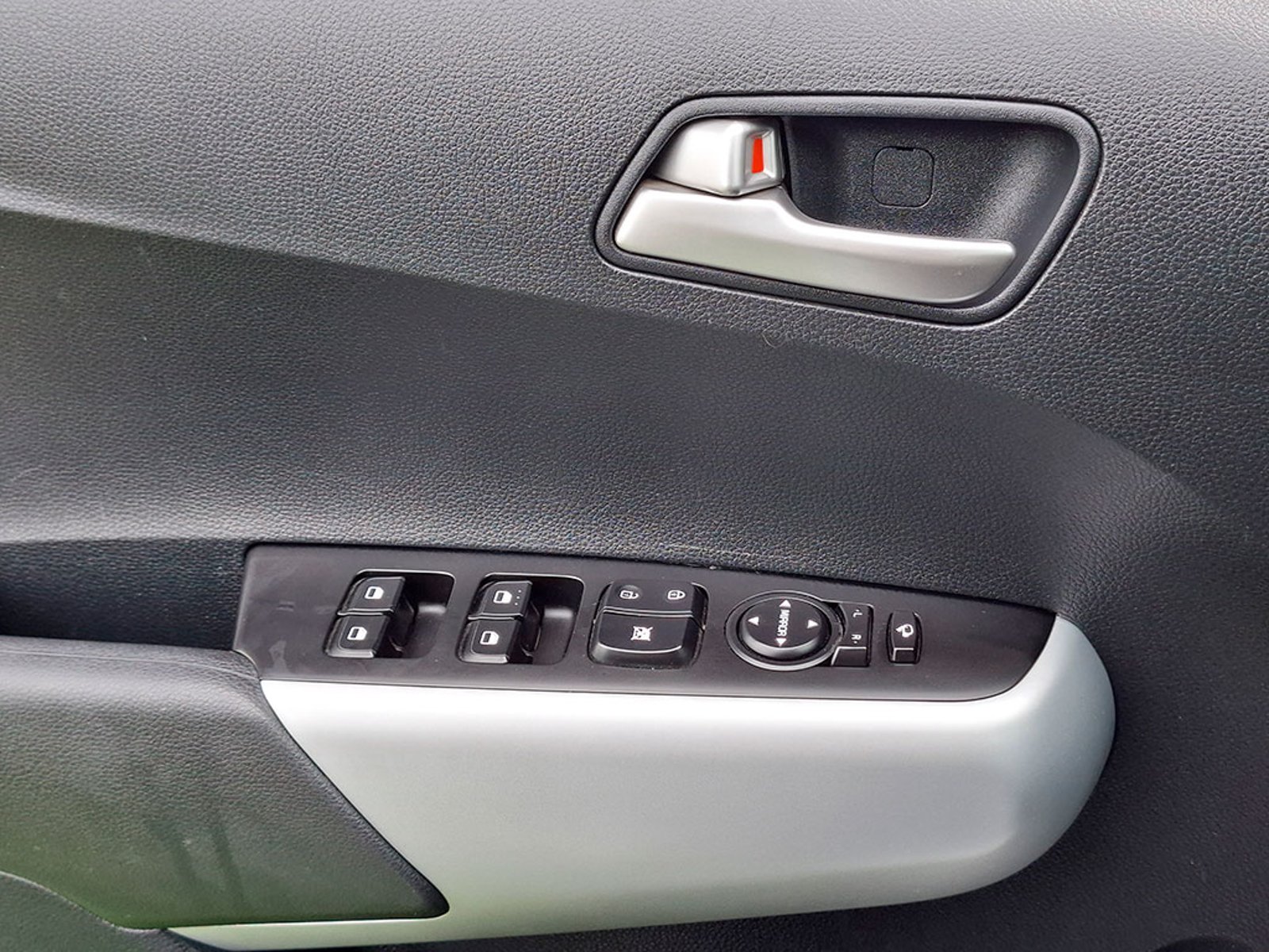 Kia MORNING 2023 - Imagen 18 de 20