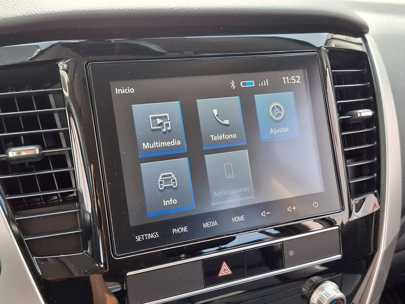 Mitsubishi NEW MONTERO SPORT 3.0 2WD AT 2025 - Imagen 14 de 20