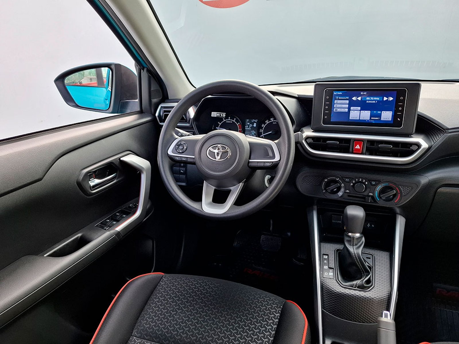 TOYOTA RAIZE 4X2 1.2 2024 - Imagen 10 de 20