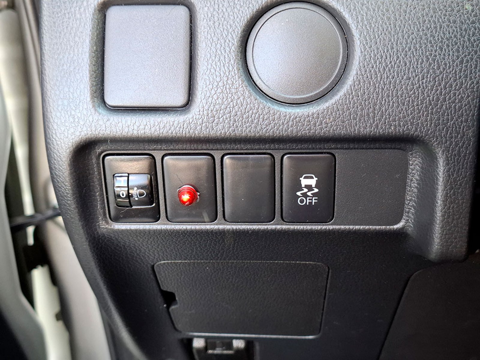 MITSUBISHI L200 WORK 2024 - Imagen 13 de 20