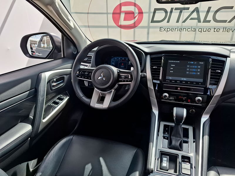 Mitsubishi NEW MONTERO SPORT 3.0 2WD AT 2025 - Imagen 9 de 20