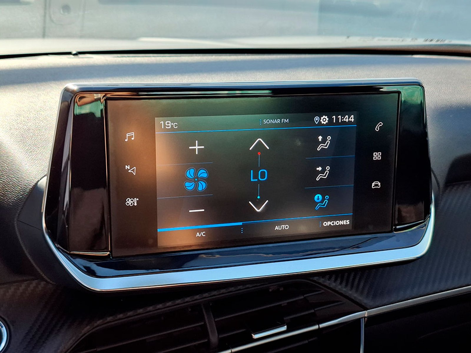 Peugeot 2008 PURETECH 1.2 MT 2019 - Imagen 9 de 20
