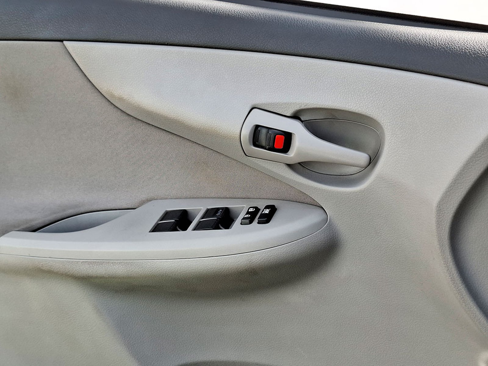 Toyota COROLLA GLI 1.6 2013 - Imagen 17 de 20