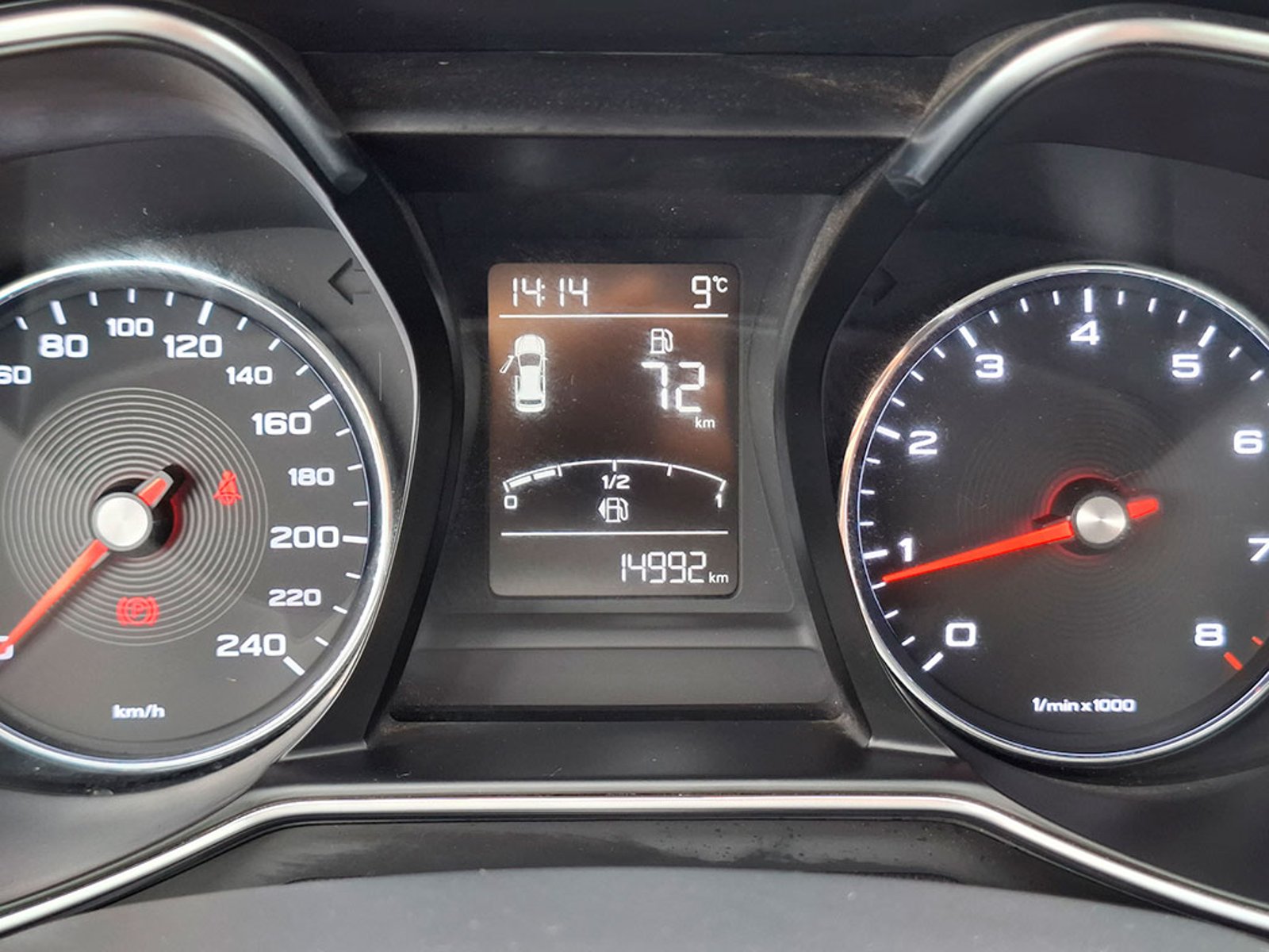 MG MG6 1.5T MT COM 2023 - Imagen 8 de 20