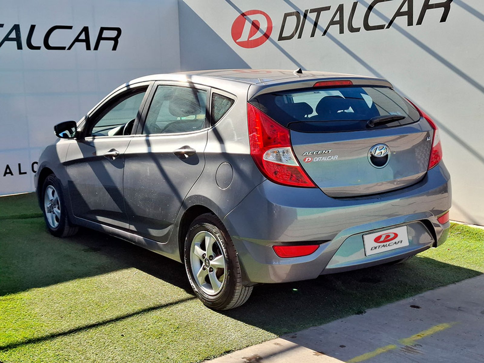 HYUNDAI ACCENT RB HB GLS 1.6 2015 - Foto 4 de 20