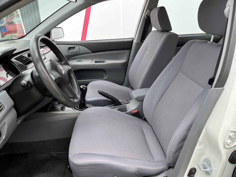 Mitsubishi LANCER 1.6 GLX 2010 - Imagen 15 de 20