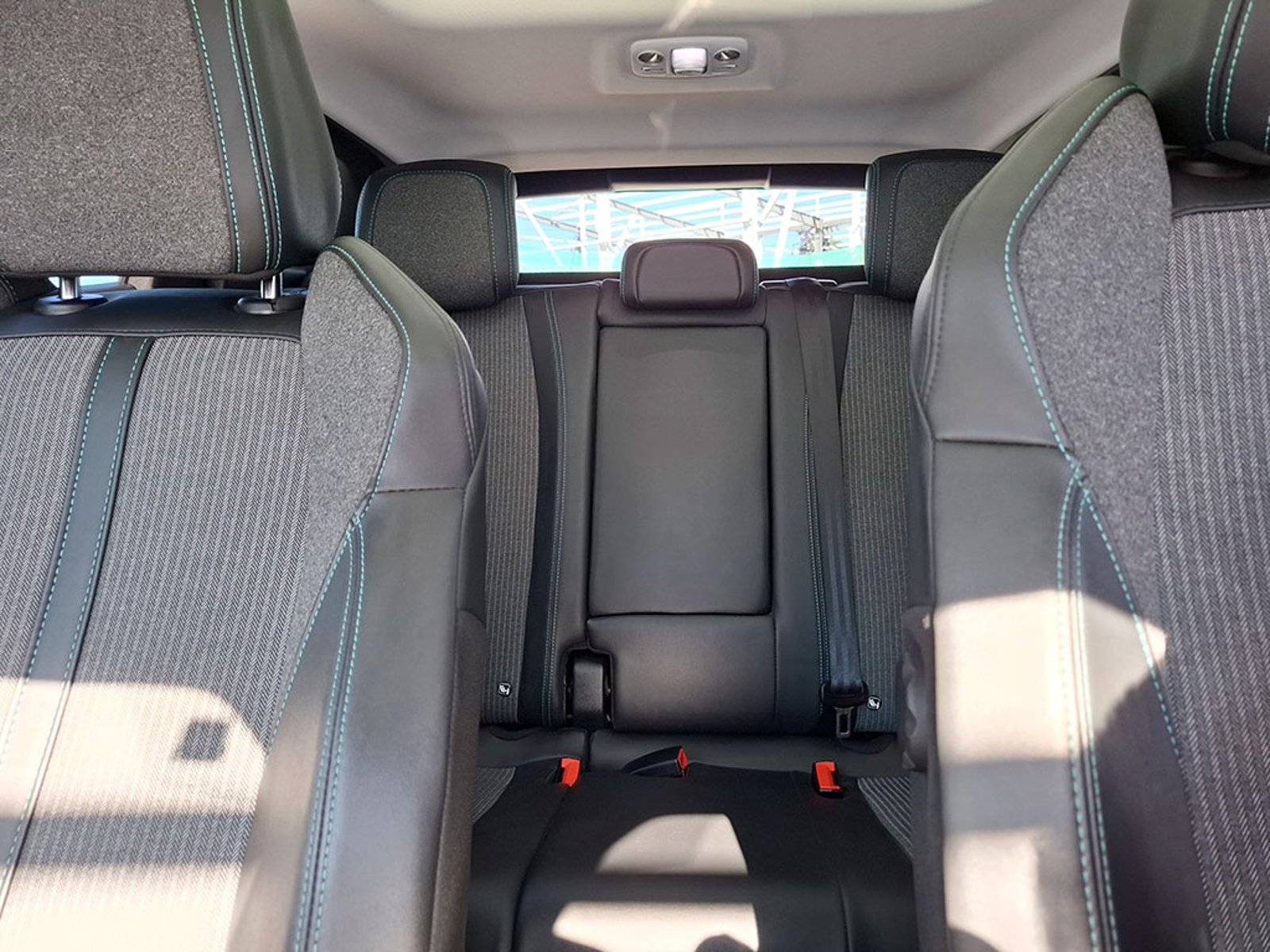 Peugeot 3008 BLUE HDI 130 1.5 2021 - Imagen 18 de 20