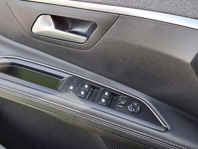 Peugeot 5008 ALLURE BLUE HDI1.6 AUT 2020 - Imagen 20 de 20