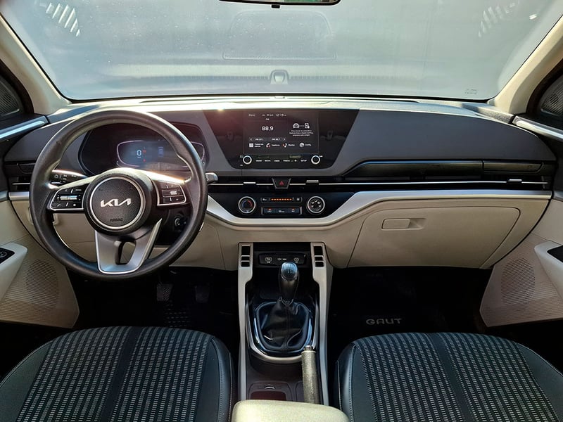 Kia CARENS LX 1.5 2023 - Imagen 13 de 20