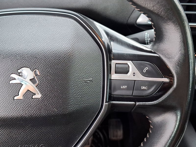 Peugeot 3008 BLUE HDI 130 1.5 2021 - Imagen 12 de 20