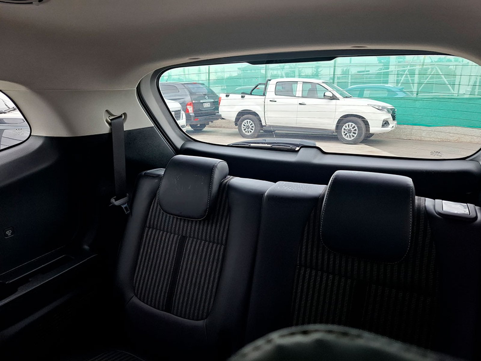 Kia CARENS LX 2.0 2023 - Imagen 18 de 20