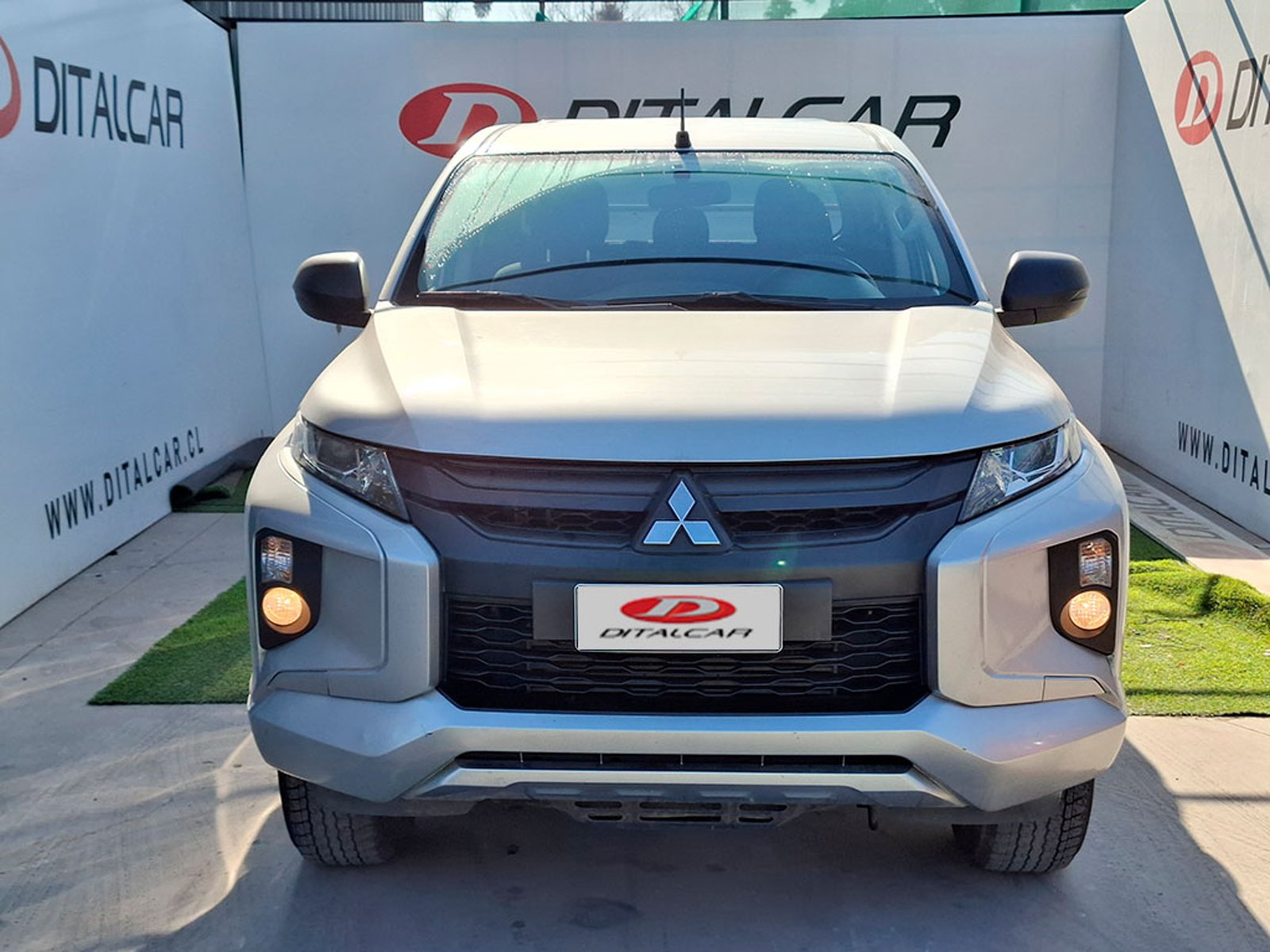 Mitsubishi L200 WORK 2024 - Foto 3 de 20
