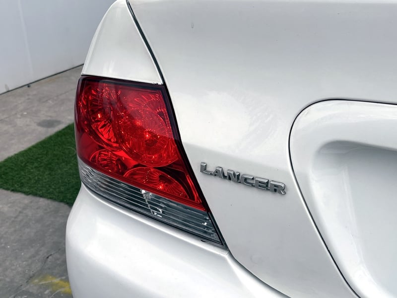 Mitsubishi LANCER 1.6 GLX 2010 - Imagen 7 de 20