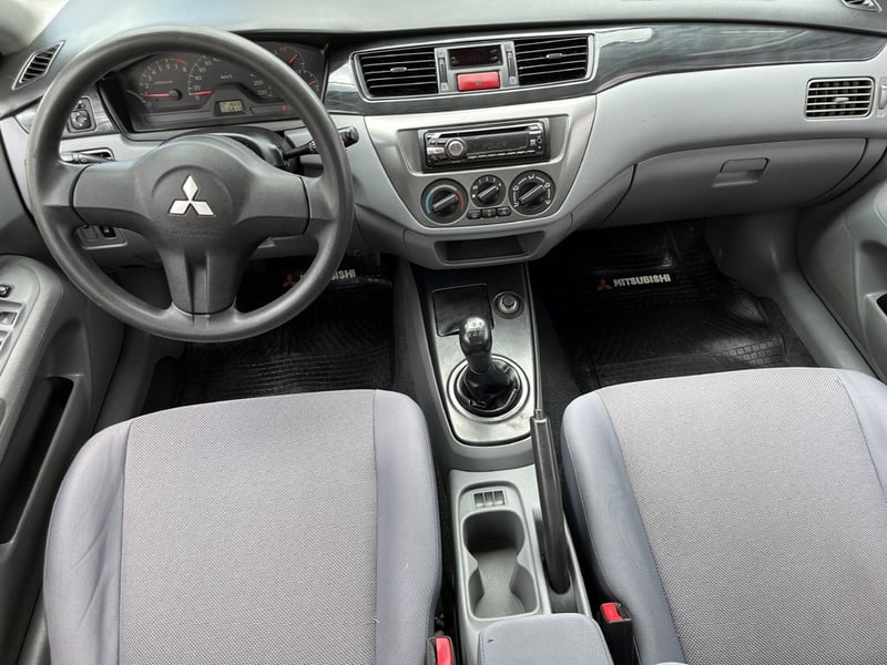 Mitsubishi LANCER 1.6 GLX 2010 - Imagen 19 de 20