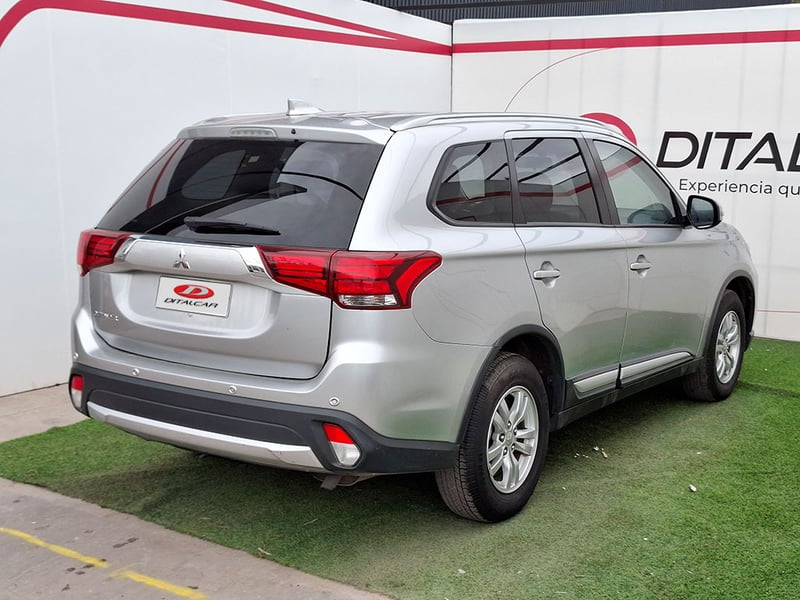 Mitsubishi OUTLANDER 2.0 2018 - Imagen 6 de 20