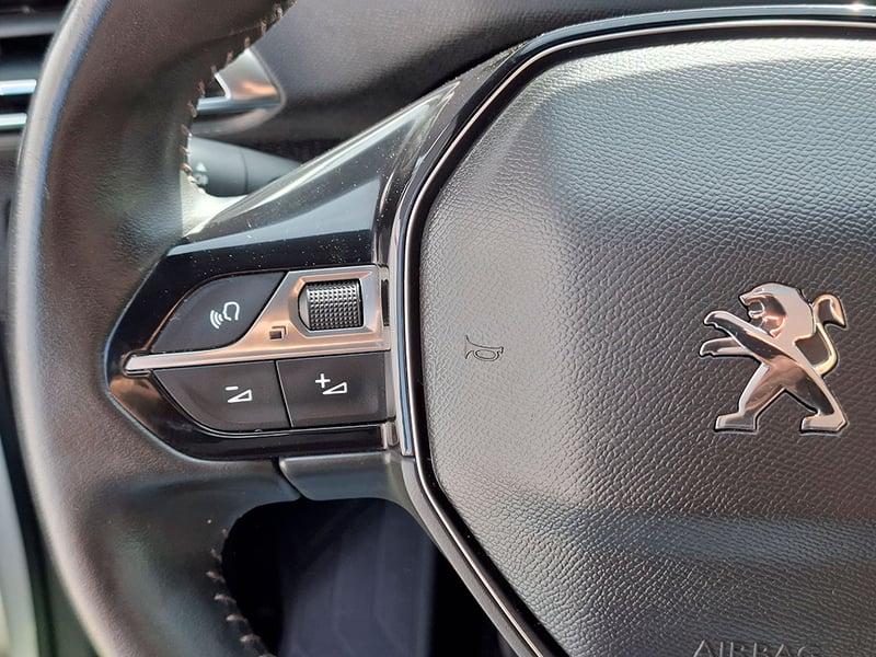 Peugeot 3008 PURETECH 1.2L 2024 - Imagen 11 de 20