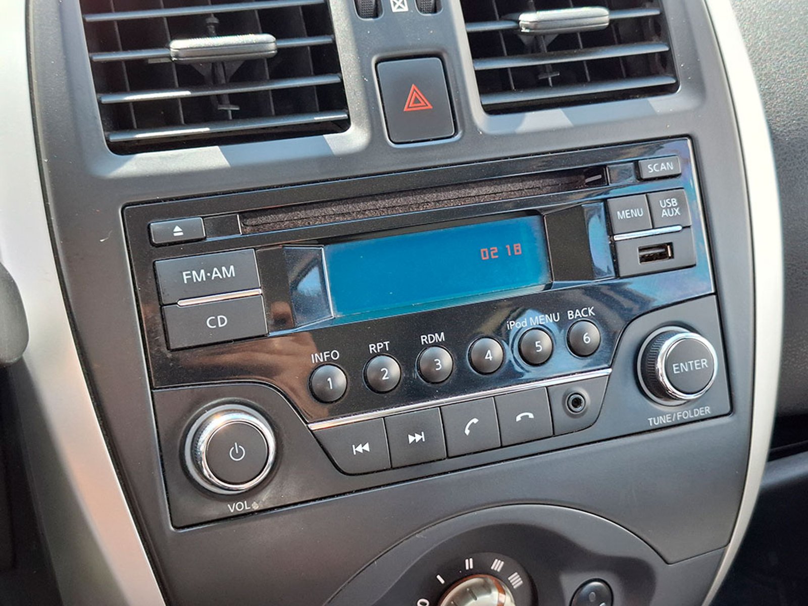 Nissan MARCH SPORT 1.6 2018 - Imagen 13 de 19