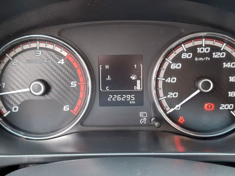 Mitsubishi L200 DAKAR MT 2018 - Imagen 13 de 20