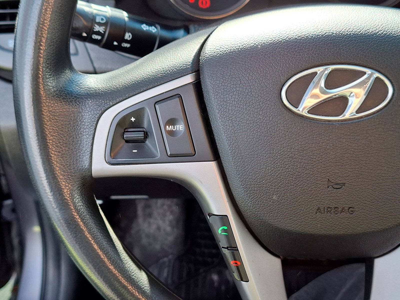 HYUNDAI ACCENT RB HB GLS 1.6 2015 - Imagen 9 de 20