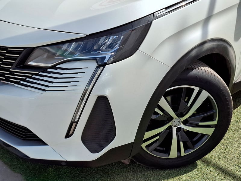 Peugeot 3008 PURETECH 1.2L 2024 - Imagen 7 de 20