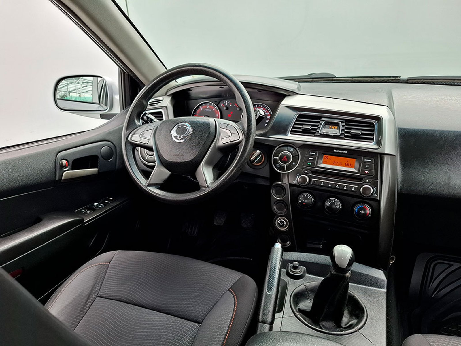 SsangYong NEW ACTYON SPORT XDI DCAB 2.0 2019 - Imagen 17 de 20