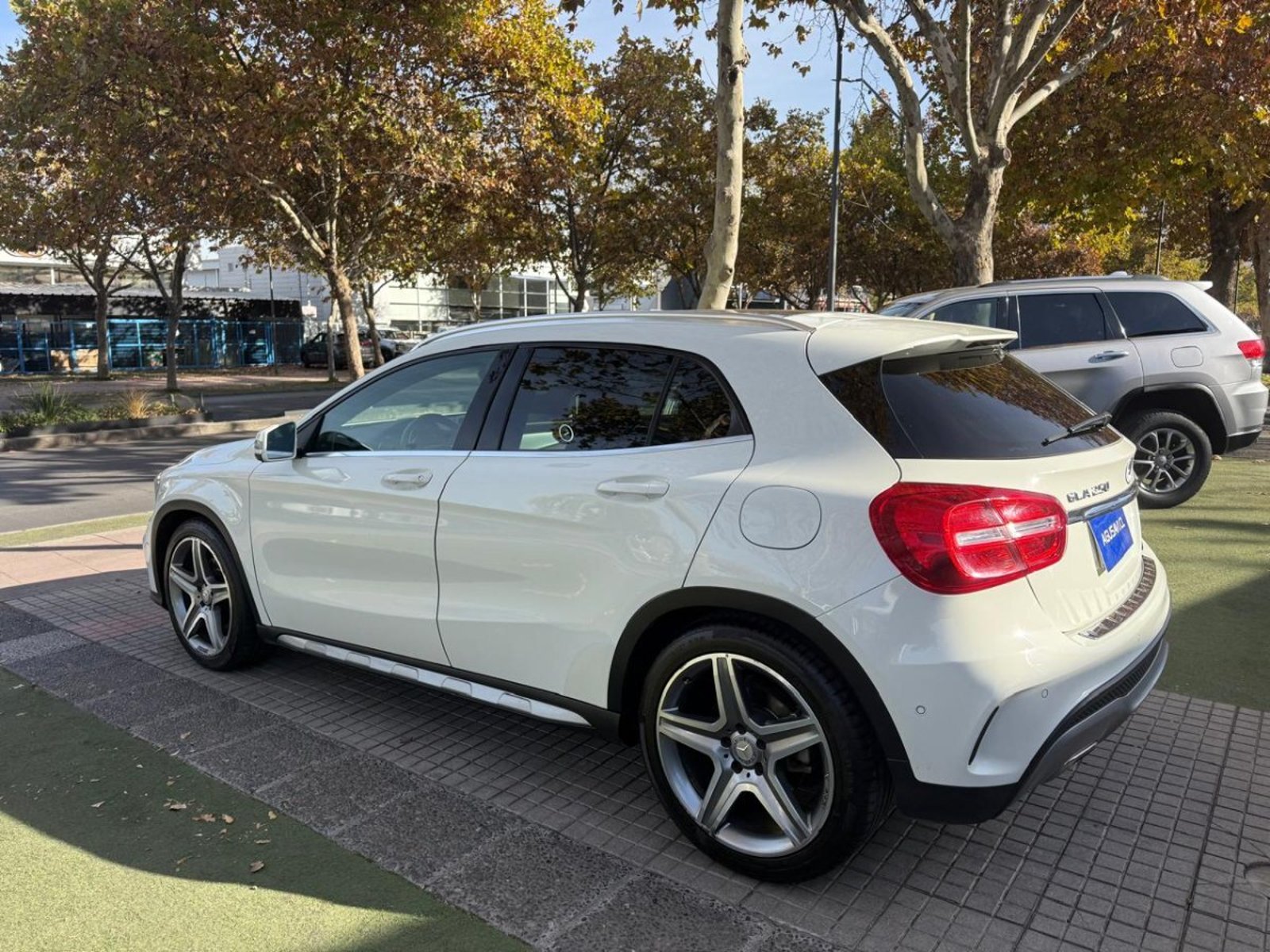 Mercedes-Benz GLA 250 4 MATIC 2.0 2015 - Foto 4 de 10
