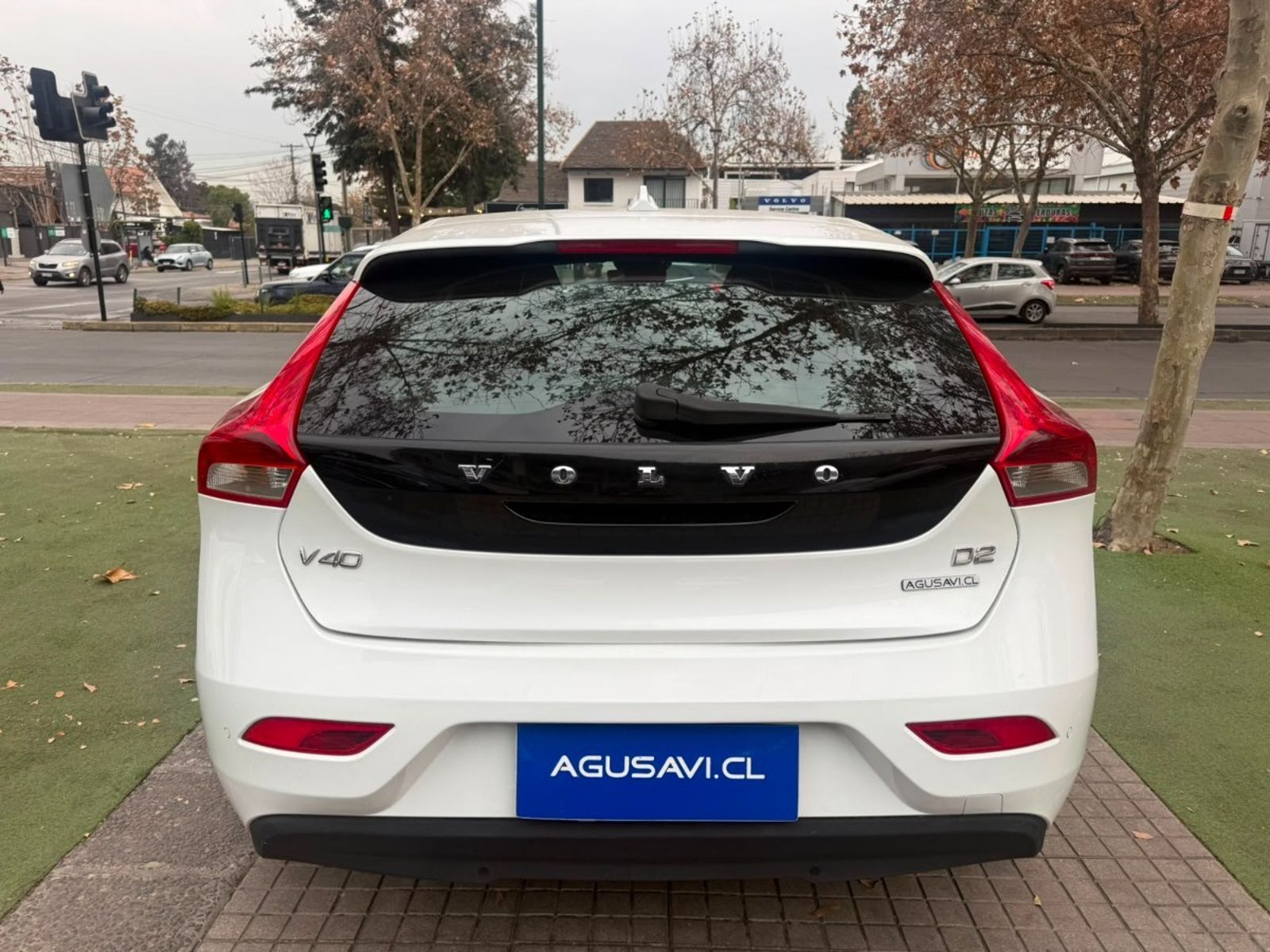 VOLVO V40 D2 MEC 2.0 2016 - Foto 3 de 10