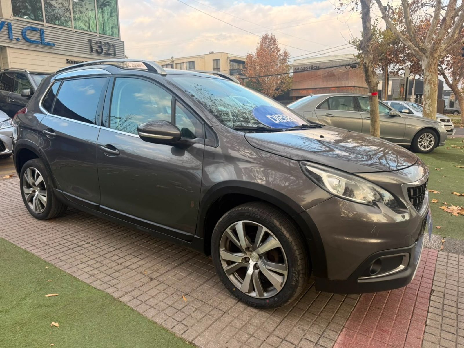 Peugeot 2008 1.5 ALLURE BLUEHDI DIESEL 4X2 MT 5P. 2020 - Foto 3 de 10