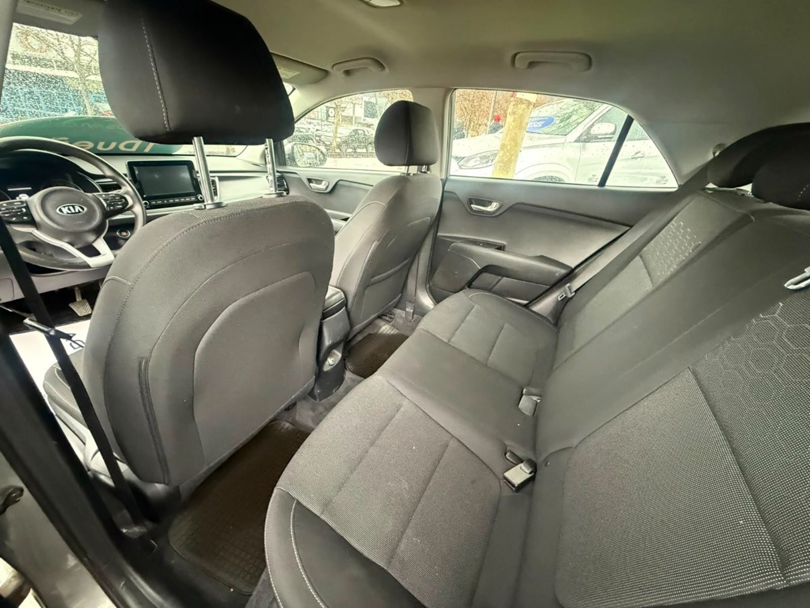 Kia RÍO 5 EX 1.4L 6MT FULL 2022 - Imagen 9 de 10