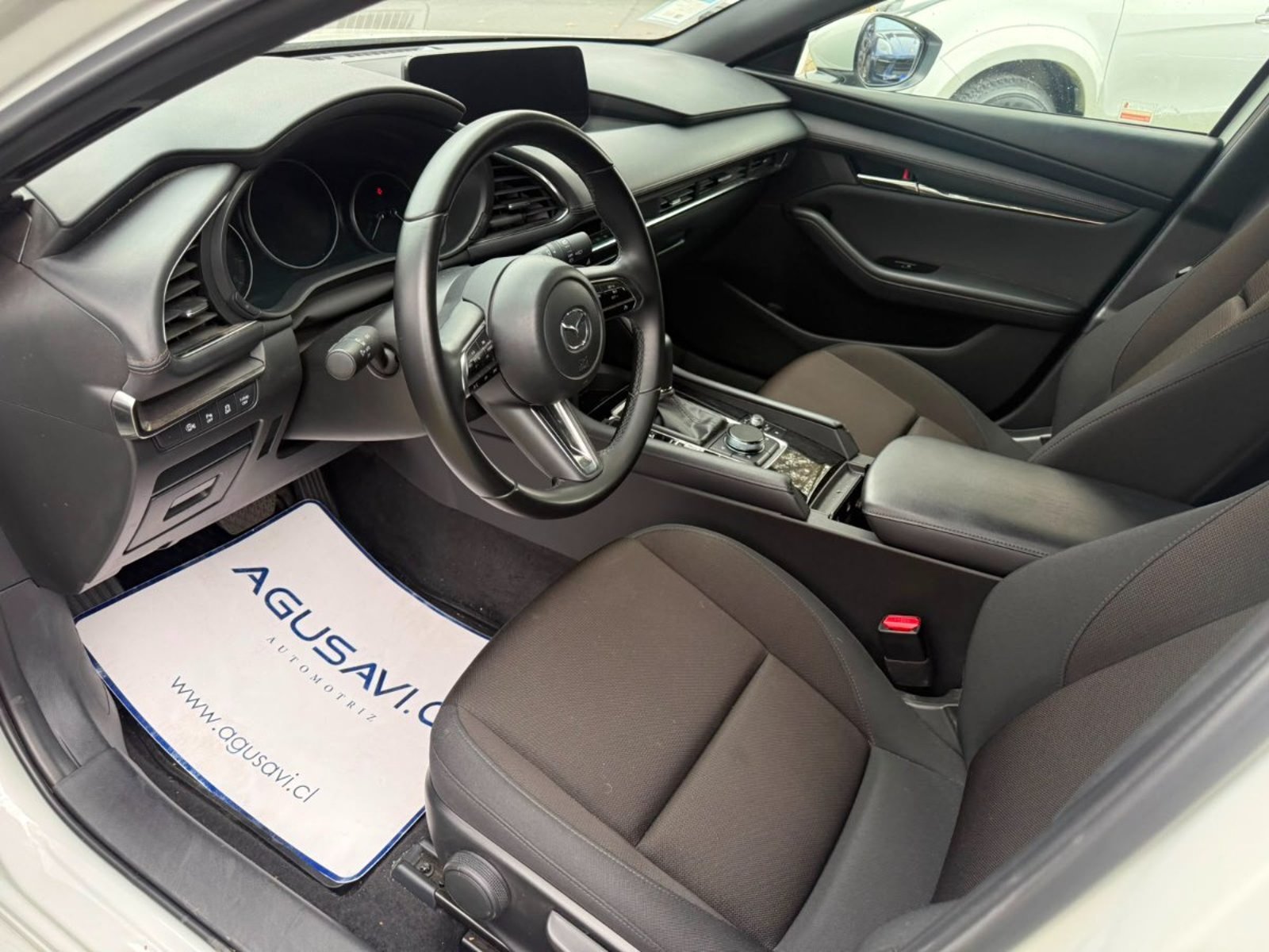 Mazda 3 2.0 7G CORE 2WD HB 6AT 5P. 2025 - Imagen 8 de 10