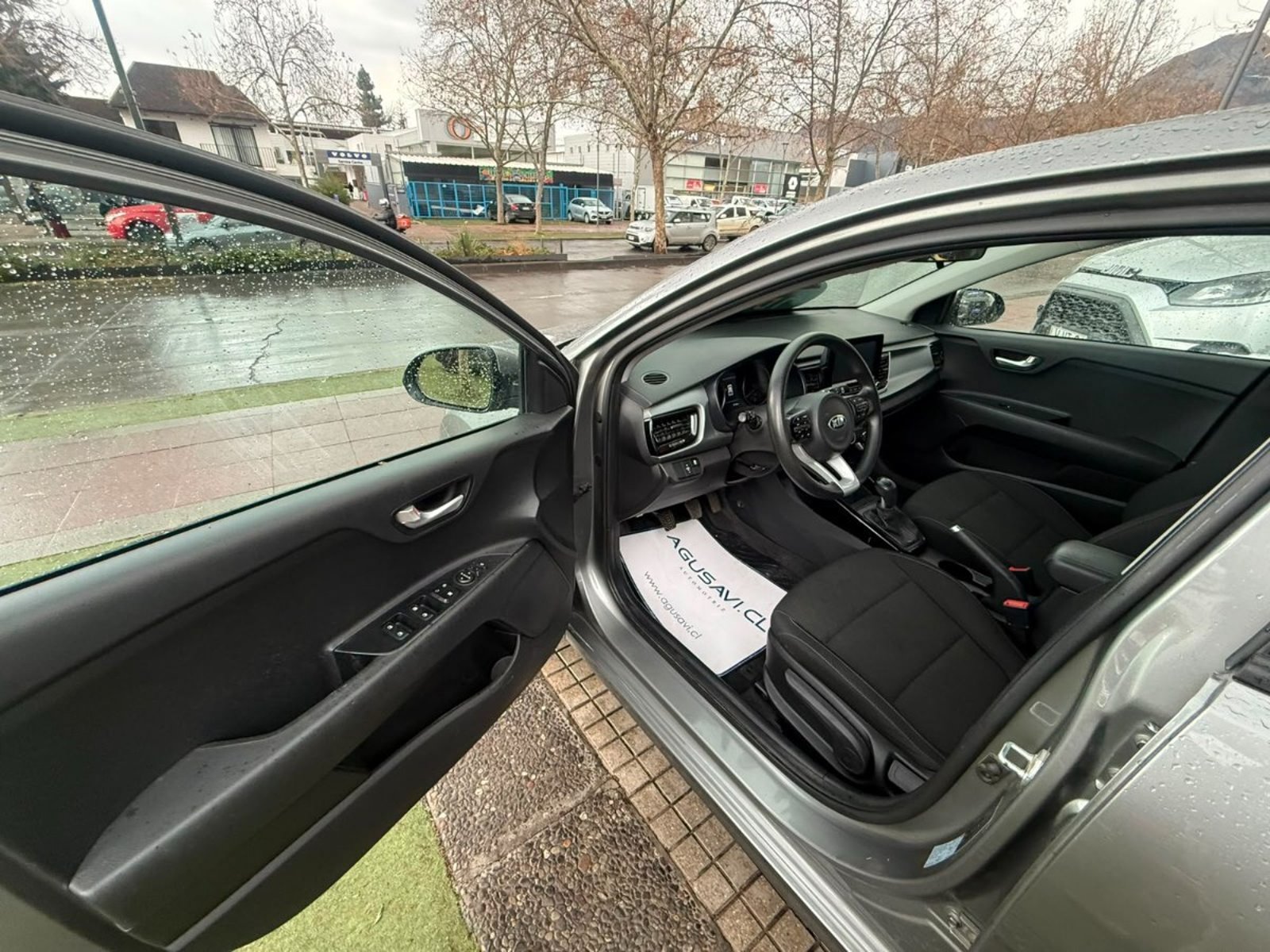 Kia RÍO 5 EX 1.4L 6MT FULL 2022 - Imagen 7 de 10