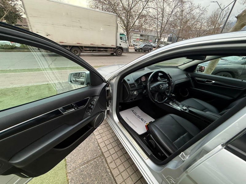 Mercedes-Benz C180 2011 - Imagen 10 de 18
