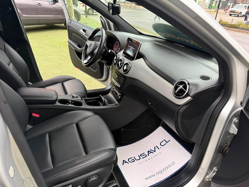 Mercedes-Benz B 200 HB 1.6 2020 - Imagen 17 de 20