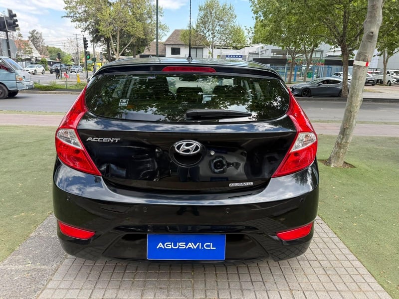 Hyundai ACCENT 2013 - Imagen 8 de 16