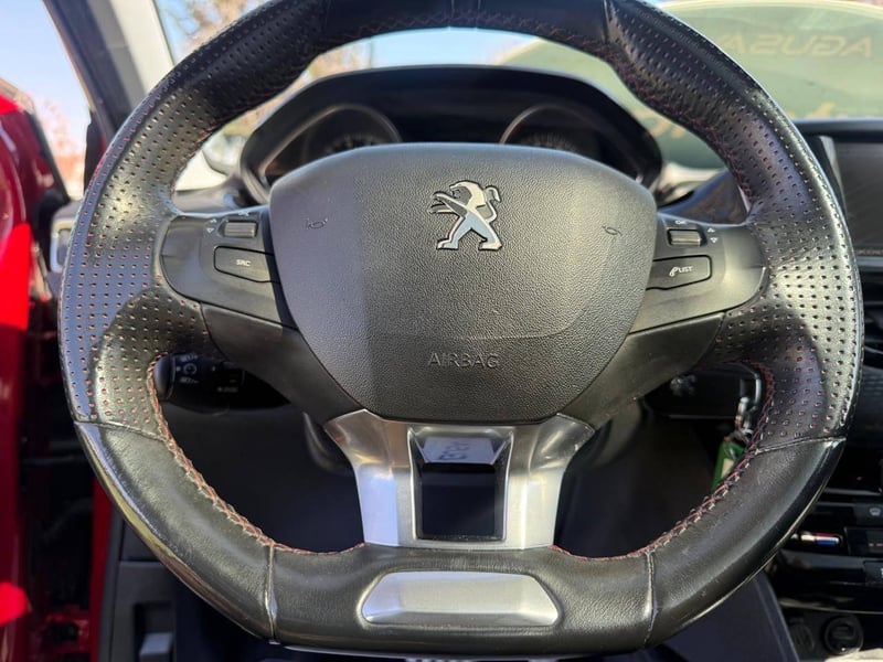 Peugeot 2008 2018 - Imagen 12 de 20